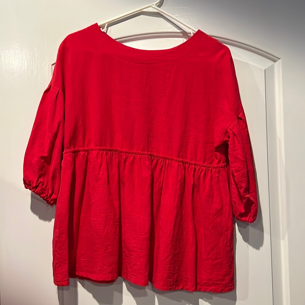 Size large red ladies top